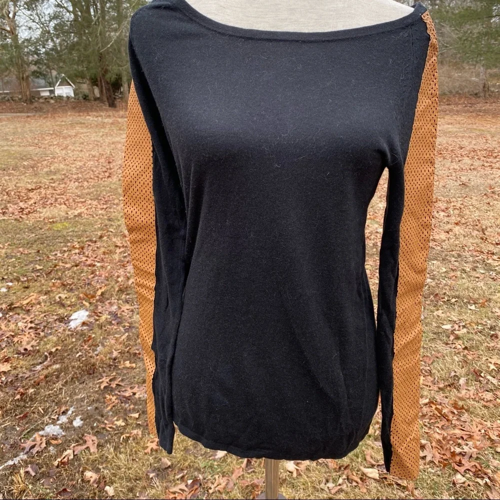 NEIMAN MARCUS SWEATER BOAT NECK BLACK TAN LEATHER SLEEVES Size S